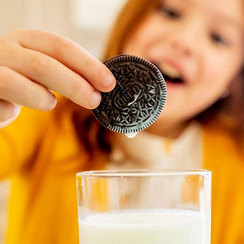 Nabisco Oreo Chocolate Sandwich Cookies, 2 oz., 30 Pack - Classic Chocolate Cookies with Creamy Filling, Perfect for Snacking, Lunchboxes, or Parties
